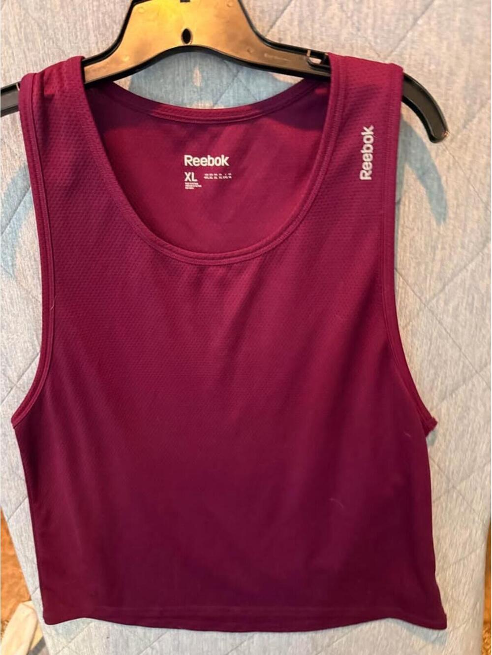 Reebok XL Sleeveless Athletic Tank Top